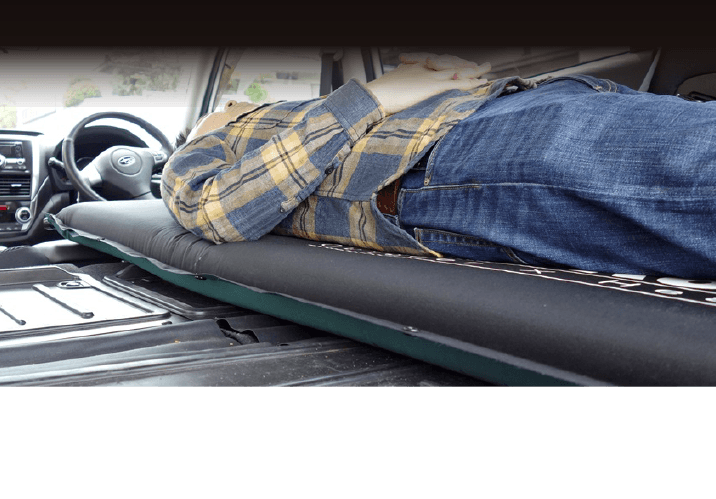 空気でのクッション調整幅が大きいので、1人1人にしっくりくる沈み具合に微調整できます。